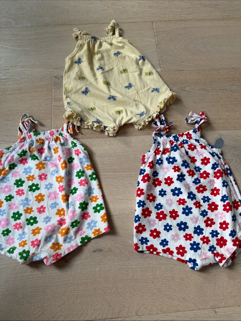 Bundle of 3 Baby Floral Rompers Yellow Multicolor Red/Blue Flowers old navy 3-6